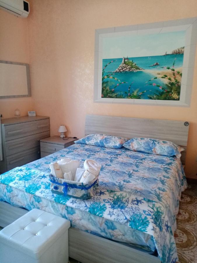 Beb I Delfini Di Casa Paola Bed & Breakfast Mascali Eksteriør bilde