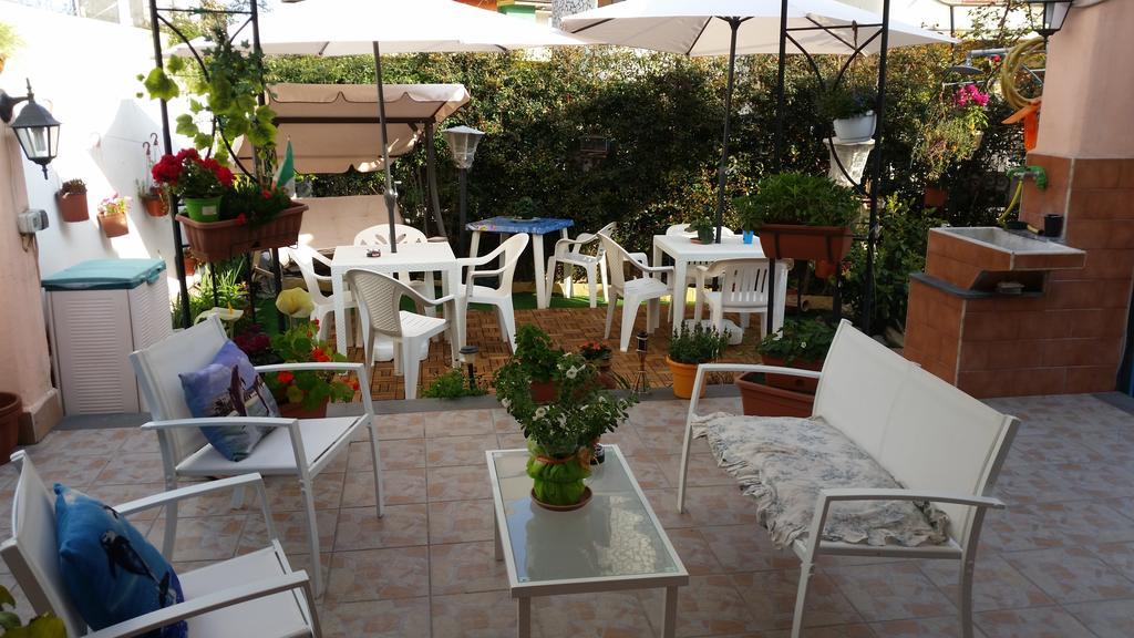 Beb I Delfini Di Casa Paola Bed & Breakfast Mascali Eksteriør bilde