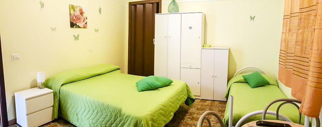 Beb I Delfini Di Casa Paola Bed & Breakfast Mascali Eksteriør bilde