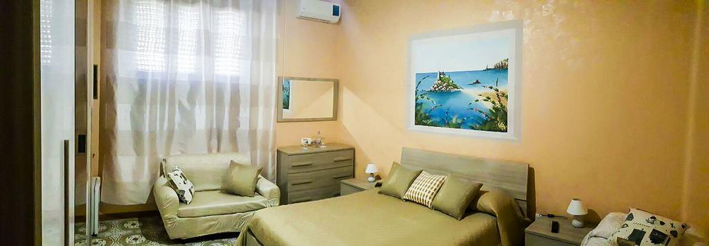 Beb I Delfini Di Casa Paola Bed & Breakfast Mascali Eksteriør bilde