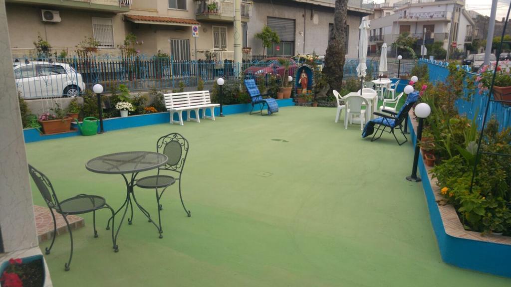 Beb I Delfini Di Casa Paola Bed & Breakfast Mascali Eksteriør bilde