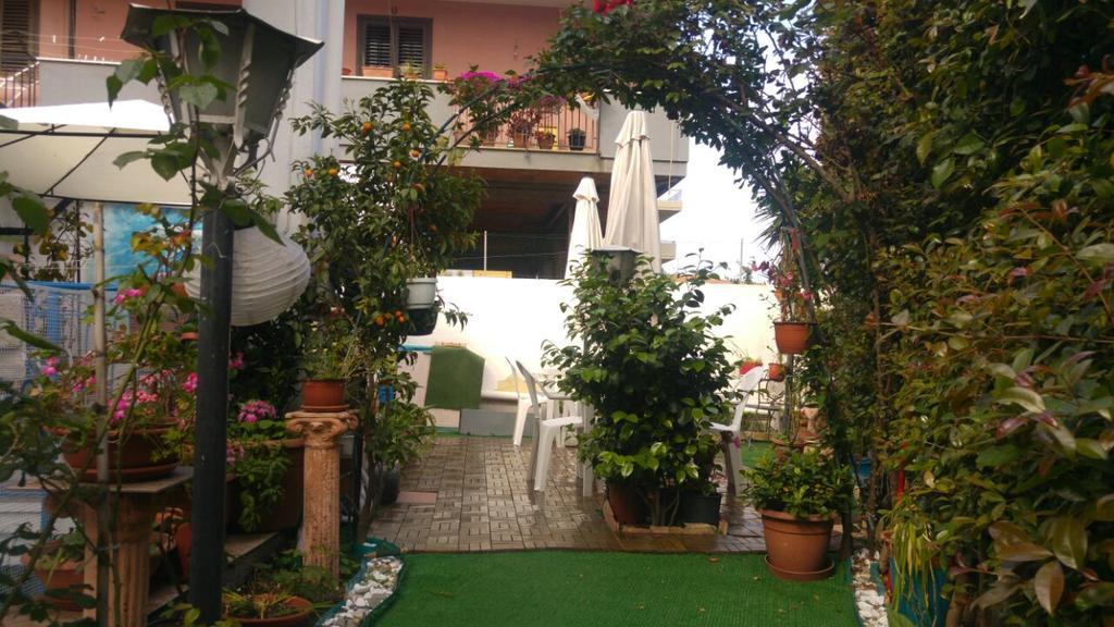 Beb I Delfini Di Casa Paola Bed & Breakfast Mascali Eksteriør bilde
