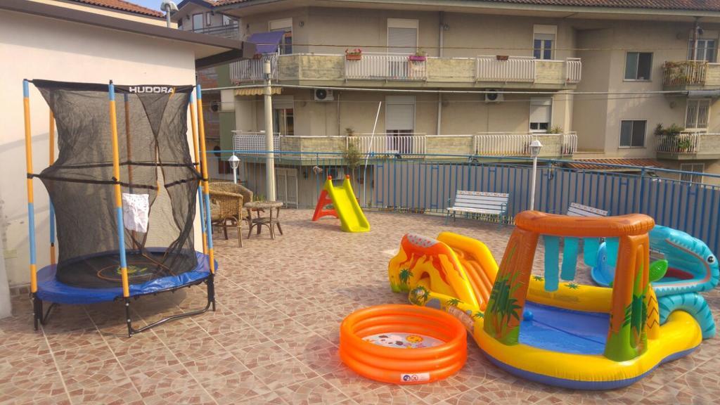 Beb I Delfini Di Casa Paola Bed & Breakfast Mascali Eksteriør bilde